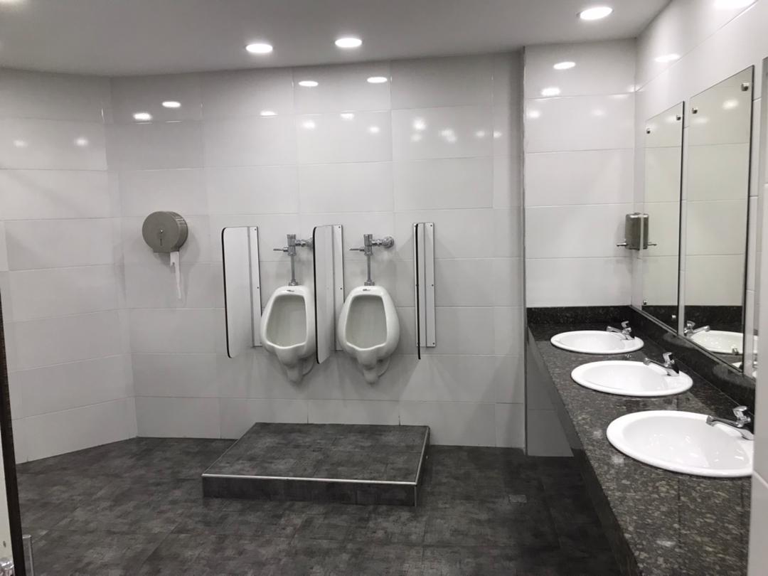 Remodelación Baños, Planta Baja del Centro Loyola