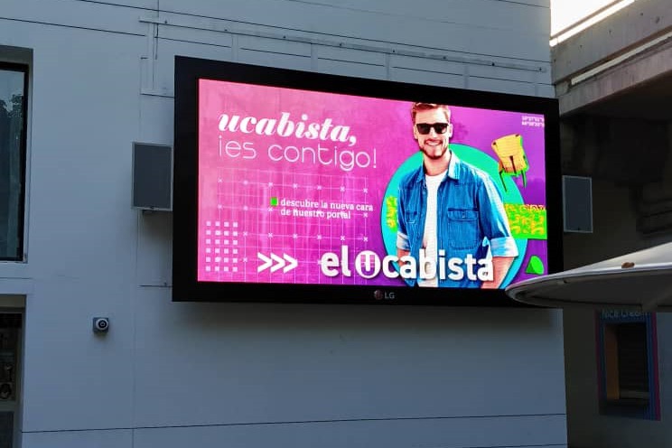 Pantalla (Video Wall) en la Feria UCAB