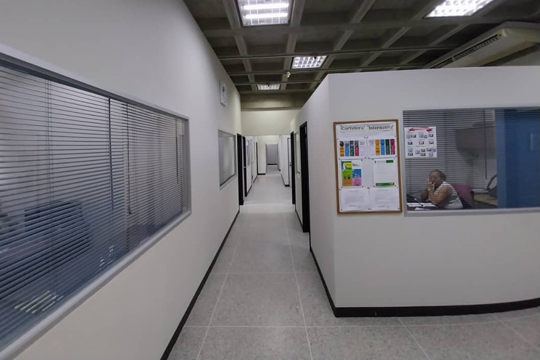 Modificación de espacios del Módulo de Aulas AR como oficinas para la Coordinación General de Tecnología de la Información (CGTI) en UCAB Guayana